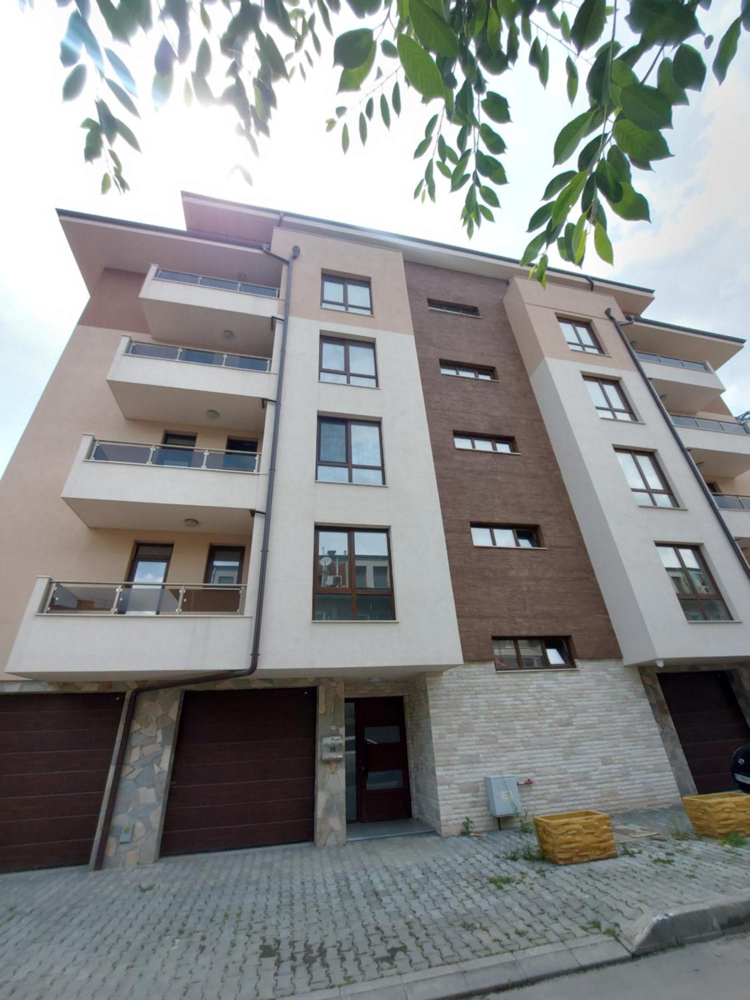 Apartamento Toni'S Hidden Gem Kazanlŭk Exterior foto